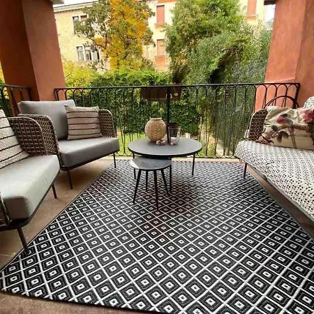 Vibes - Terrace In *