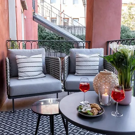 Vibes - Terrace In *