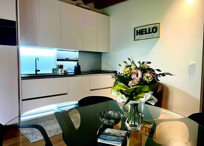 Vibes - Terrace In Venise