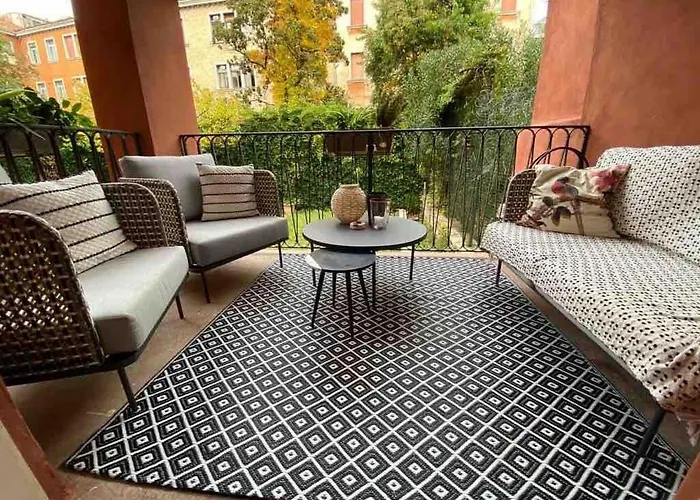 Vibes - Terrace In *